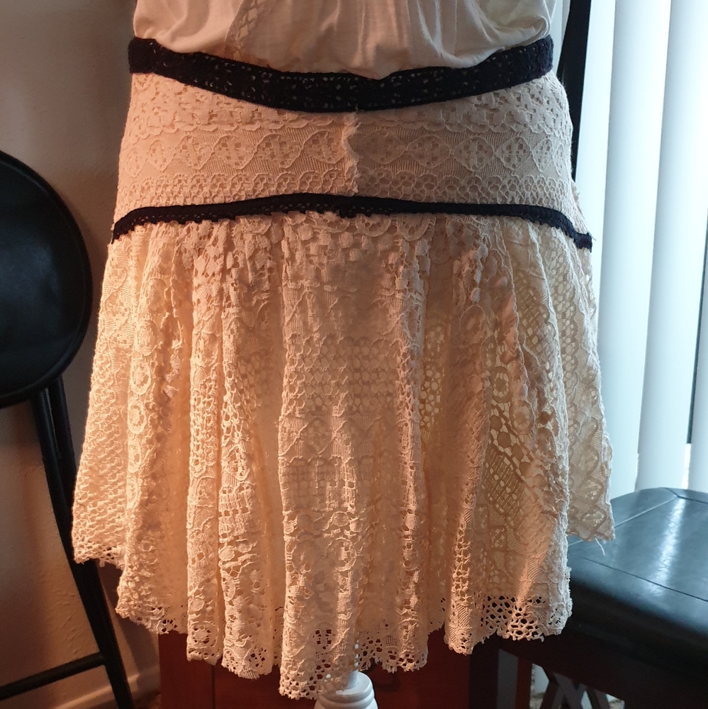 🎀Free People Beautiful Lace Skirt🎀
